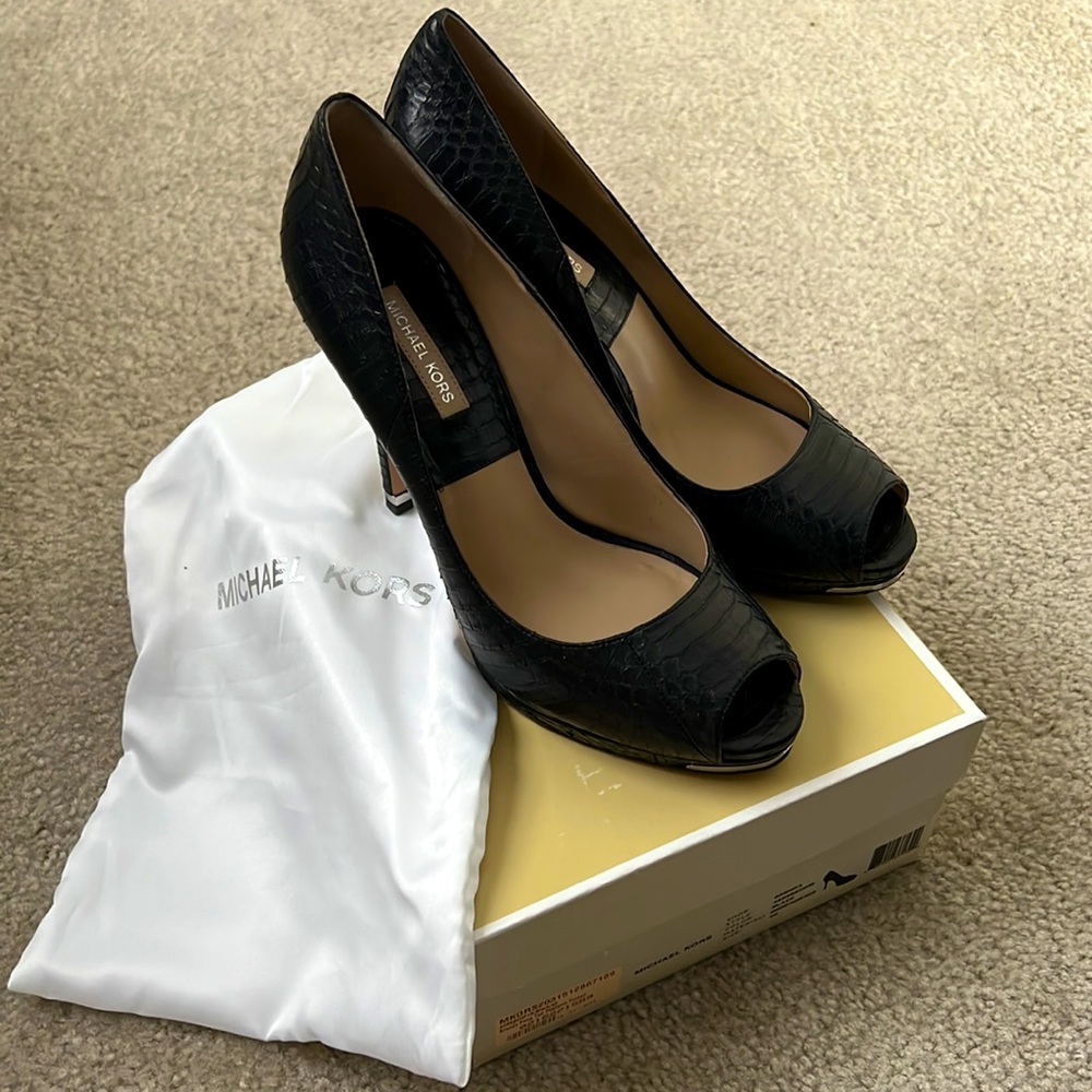 Michael Kors Collection: Genuine snake pumps